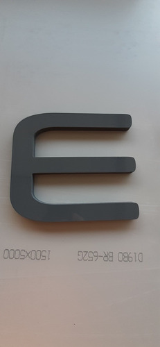 Imagem 2 de 3 de Corte De Letras Em Pvc!