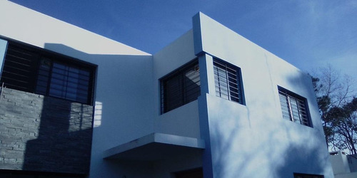 Muy Buena Zona Céntrica De El Pinar. Casa 3 Dormitorios.