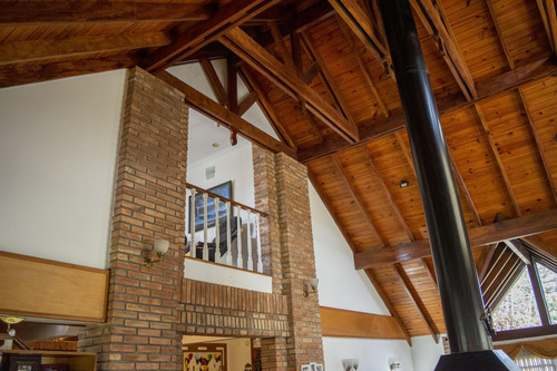 Casa Venta Barrio Alemán 4 Dormitorios, Jardín, Parrilla Garage