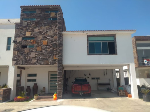 Imagen 1 de 14 de Casa En Fraccionamientos De 3 Habitaciones Con Baño