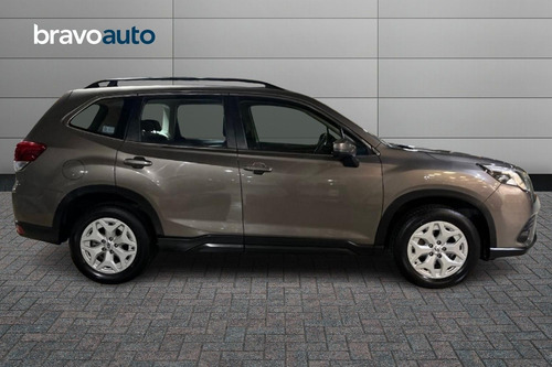 Subaru (in) 2.0 Dynamic Eyesight At 4x4 Hibrido 5p