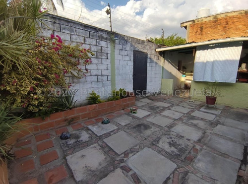 Imagen 7 de 15 de Casa Con Terreno Para Remodelar En Urb. Corinsa Cagua Ljsa 22-22490