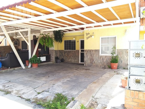 Imagen 20 de 20 de Town House En Paraparal Res. Villas Paraiso Ii, Bethsy Pulgar, 04125365882, Código: Atth-205
