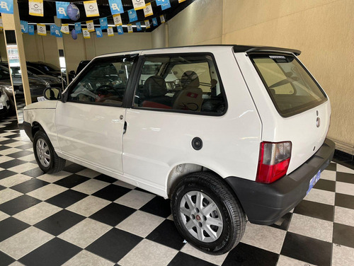 Imagem 10 de 10 de Fiat Uno Economy Branca 2011/2012 Flex Mec