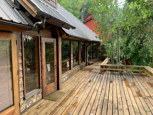 Casa En Venta De 8 Dorm. En Panguipulli