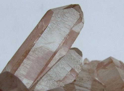 Quartzo Vermelho Por Inclusão De Óxido De Ferro Cód. 5131m Vermelho