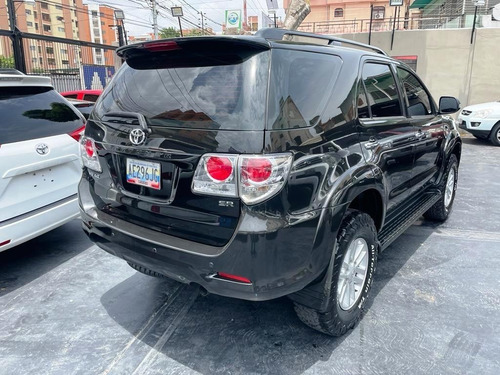 Imagen 3 de 9 de Toyota Fortuner Sr 2012 4x4 Automático