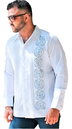 Guayabera Bordada Modelo Nizuc