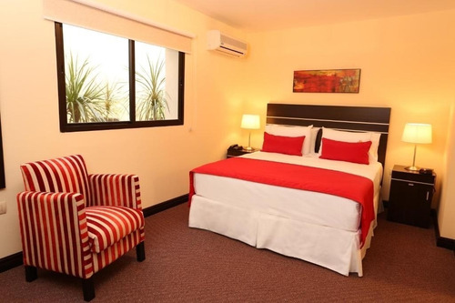 Imagen 7 de 11 de Venta, Hotel 4 Estrellas En Pleno Ciudad Vieja, Puerto De Montevideo