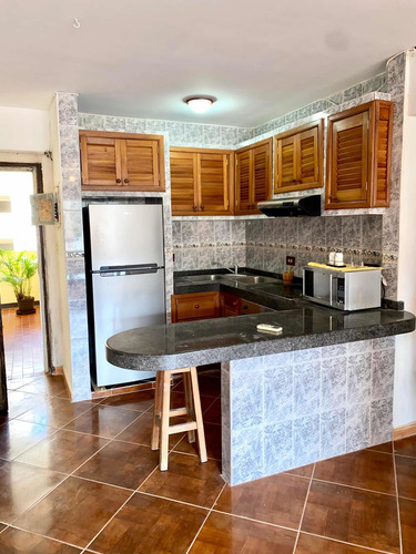 Imagen 2 de 21 de 2 Habitación Y Un Baño Con Piscina