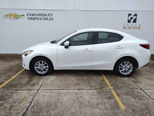 Imagen 10 de 12 de Mazda Mazda 2 2019 4p I Touring L4/1.5 Aut