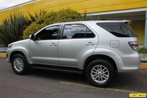 Toyota Fortuner 2.7 SR5 4x2 AT
