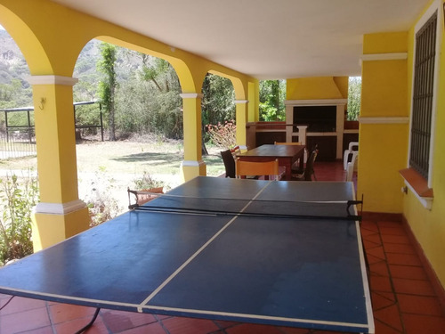Casa En Salta. Pileta, Jardín, Cochera, Vista A Las Montañas. A 15' Del Centro
