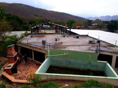 Imagen 12 de 16 de Se Vende Galpon, Con Local Comercial Oficinas Y Terreno