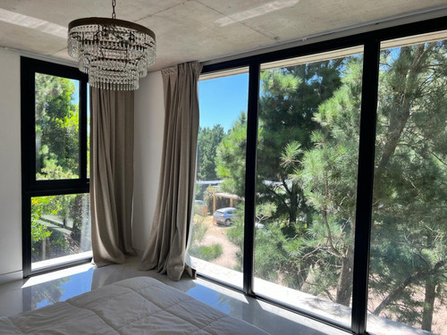 Casa En Alquiler Senderos Iv , Costa Esmeralda , 5 Dormitorios , Piscina Climatizada , Fines De Semana Y Feriados !