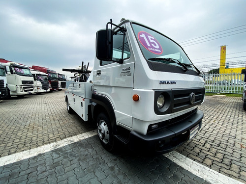 Imagem 3 de 13 de Volkswagen Worker 8.160 4x2 2015 Guincho
