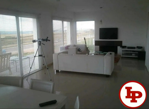 Casa 4 Dorm, 3 Baños, Balneario Buenos Aires Frente Al Mar.