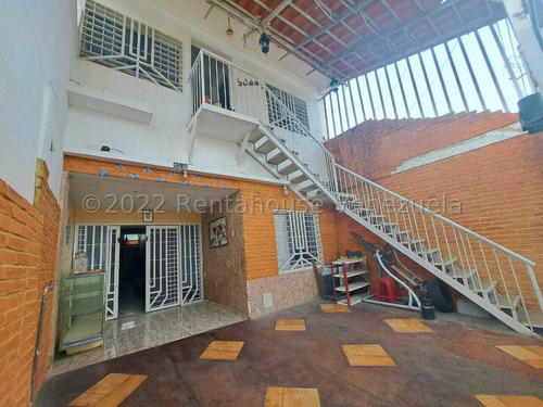 Dos Casas En Una En Venta, Barquisimeto Zona Oeste 23-441 App