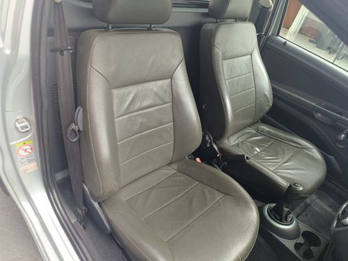 Volkswagen Saveiro 1.6 Cab. Simples Total Flex 2p