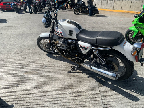 2011 Moto Guzzi V7 Classic Moto Guzzi 2011 V7 Classic Tod