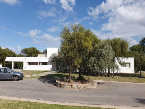 Venta. Casa 3 Dormitorios. San Luis, Country Los Quebrachos Iii