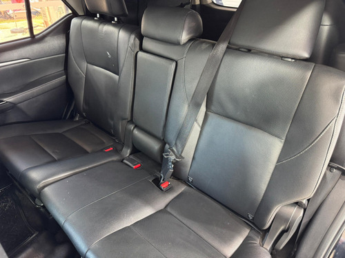 Toyota Hilux SW4 2.8 D-4D TURBO DIESEL SRX 4X4 AUTOMÁTICO