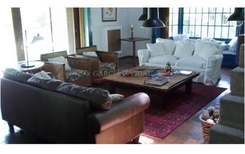 Casa En Venta Y Alquiler Zona Golf, Punta Del Este, 4 Dormitorios- Ref: 2824