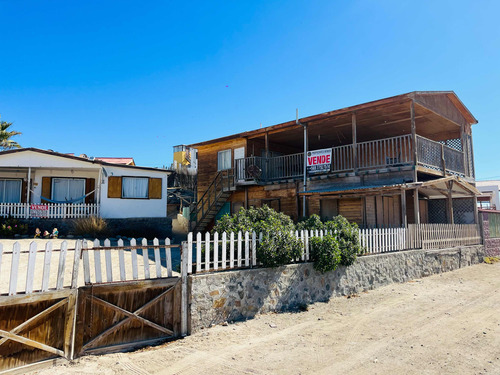 Excelente Oportunidad De Inversión En Zona Costera. 2 Casas