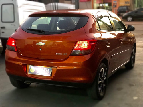 Imagem 9 de 14 de Chevrolet Onix 1.4 Ltz Spe/4