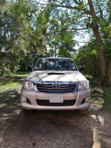 Toyota Hilux Sr 4x2 Dc