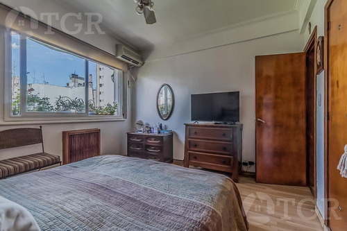 Semipiso En Venta En Recoleta, 3 Dormitorios Con Dependencia Y Balcon Corrido Al Frente