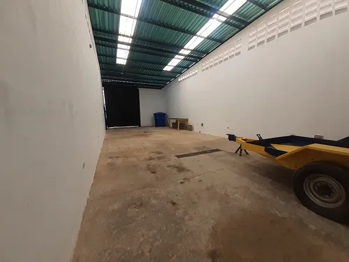 Galpon En Santa Rosa, Valencia