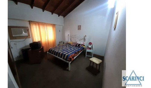 Imagen 8 de 14 de Uruguay Al 3300 - Sáenz Peña- Dúplex 4 Amb. C/gge Y Patio