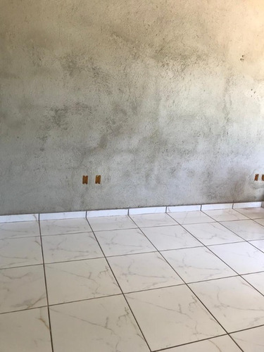 Imagem 9 de 13 de Casa Duplex Em Rua Com Asfalto Próximo A Rodovia Amaral Peixoto, Amplo Comércio E Condução. - 984 - 70242751