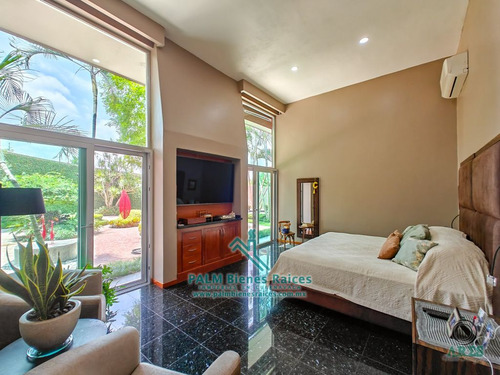 Sumiya Casa Sola En Equina Con Alberca 3 Recámaras, 4 Baños, 2 Autos