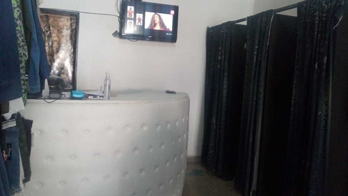 Vendo Fondo De Comercio: Local De Ropa Unisex