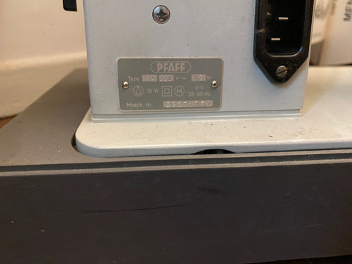 Máquina De Coser Pfaff Con Estuche 84 Leer Descripción Beige (Usado)