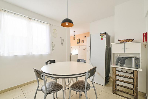 Departamento 4 Ambientes Luminoso Con Balcon Y Bajas Expensas En Colegiales