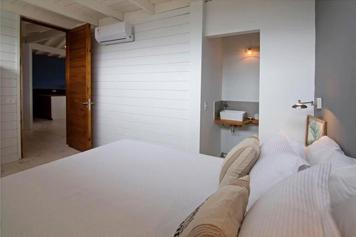 Casa Sobre La Playa En José Ignacio
