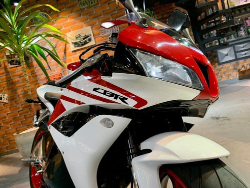 Imagem 2 de 11 de Cbr 600rr