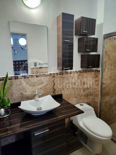 Apartamento En Alquiler, Complejo Empresarial Y Residencial San Miguel, Av. Alirio Ugarte Pelayo, Tipuro, Maturin.
