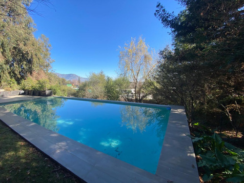Moderna Casa En Condominio Alto Nogales. Machalí.