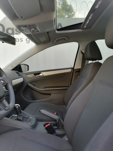 Imagen 3 de 10 de Volkswagen Jetta Comfortline Automático 2018
