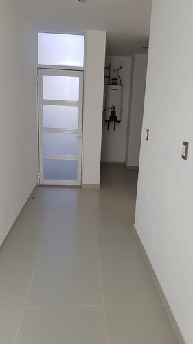Preciosa Casa En La Condesa Juriquilla, Estudio O 4ta Recamara En P.b, Jardín.-