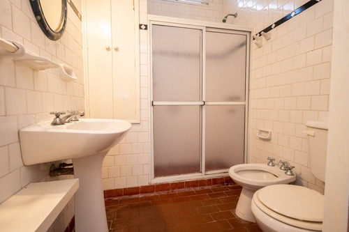 Venta Casa 2 Dorm Con Amplio Jardín En Santo Tomé