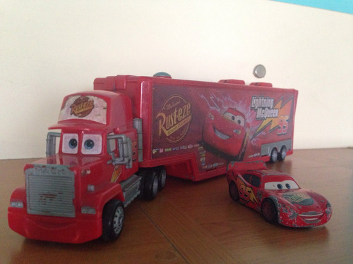 Cars. Juguete. Rayo Mcqueen. Contiene Accesorios Fijos!!!