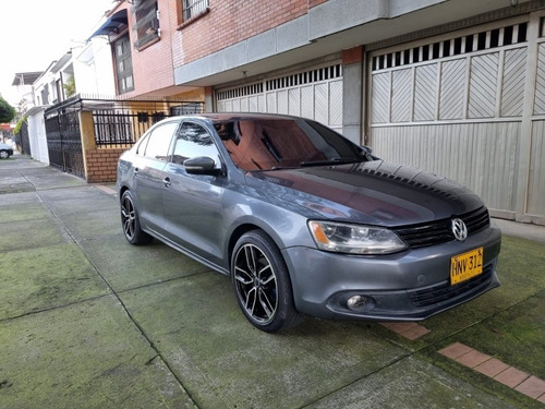 Imagen 4 de 11 de Volkswagen Jetta 2014 2.5 Trendline Blindado 2 Plus