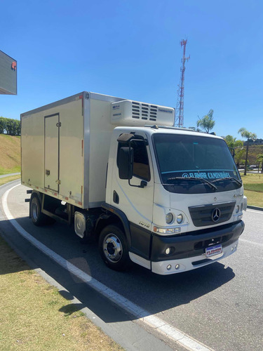 Mercedes-benz Accelo 1016 No Baú Refrigerado