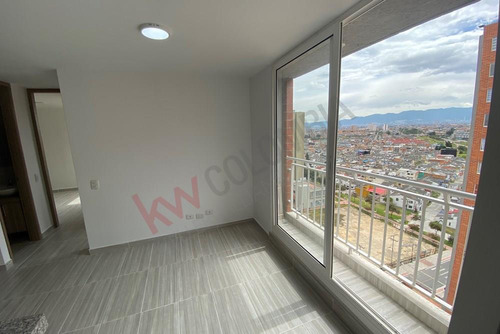 En Venta  Amplio Apartamento En Madelena - Bogota