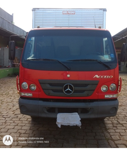 Accelo 815 - 2013 - Baú 5,5 Metros